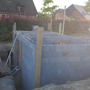 Création d'une piscine et création d'un vestiaire entérré 18