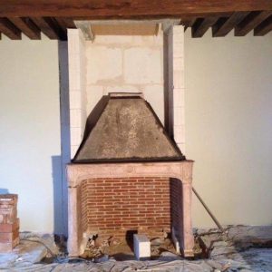 Création d'une cheminée en pierre sur mesure 15